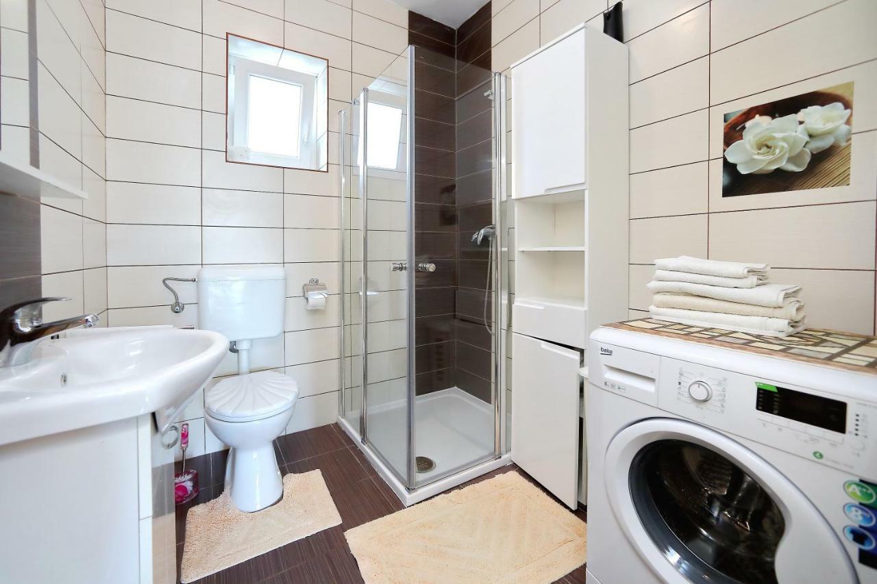 Holiday House Andrija Бибинє Екстер'єр фото