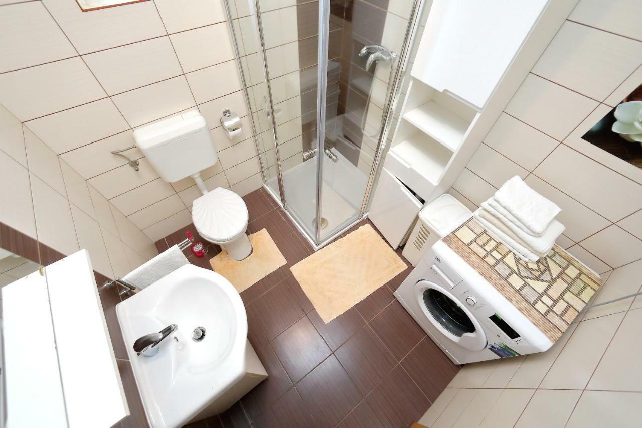 Holiday House Andrija Бибинє Екстер'єр фото