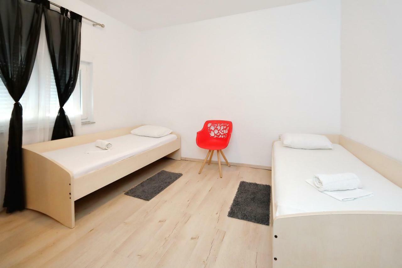Holiday House Andrija Бибинє Екстер'єр фото